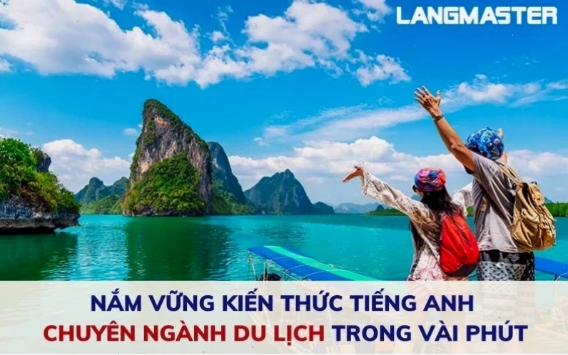 Người du lịch đang xem bản đồ