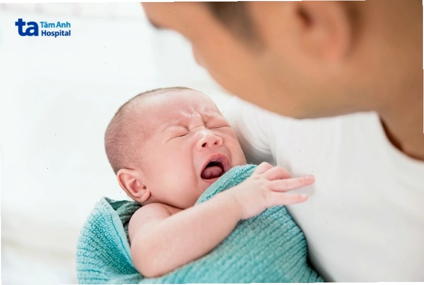 Nhận biết sớm các dấu hiệu bất thường qua màu sắc phân của trẻ
