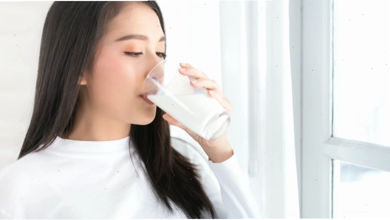 Nhiều người thắc mắc uống nhiều sữa tươi không đường có tốt không