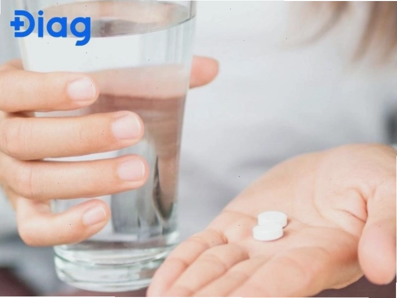 Ống nghiệm chứa máu dùng để xét nghiệm, phát hiện kháng thể giun đũa