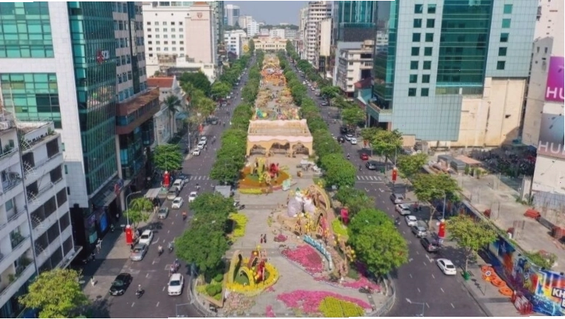 Phố đi bộ Nguyễn Huệ thường xuyên tổ chức sự kiện văn hóa, trình diễn nghệ thuật, nhạc sống