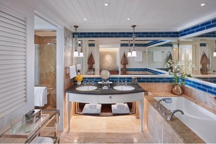 Phòng tắm sang trọng trong một suite room
