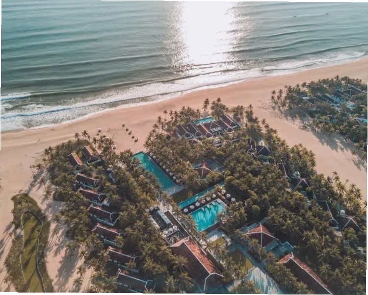 Resort cao cấp bên bờ biển