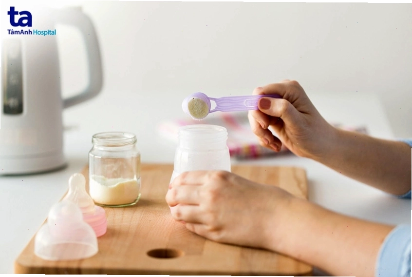 Sữa công thức có giống sữa mẹ không?
