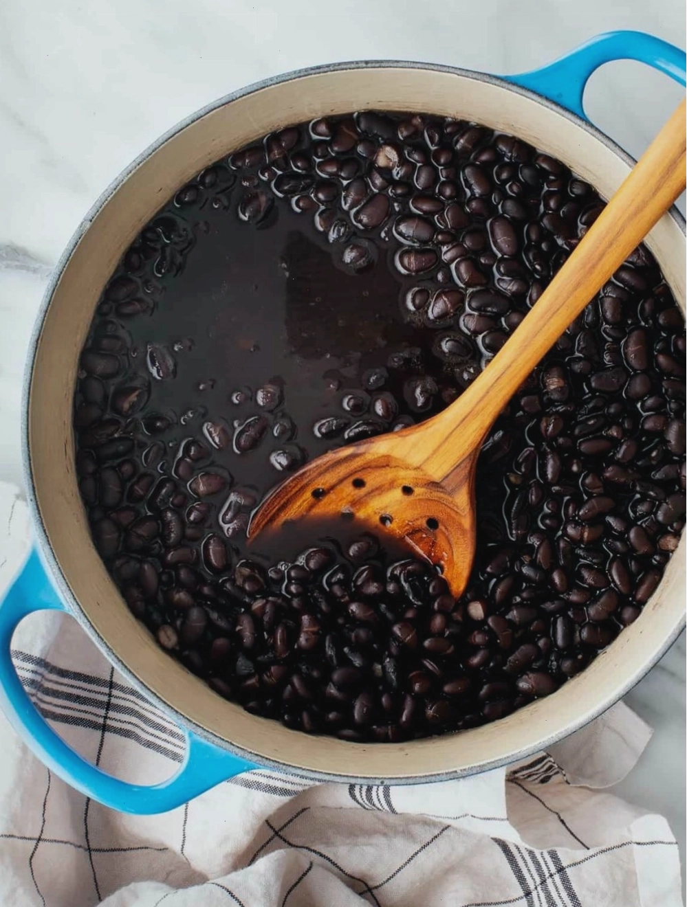 Tác dụng và tác hại của nước đậu đen rang