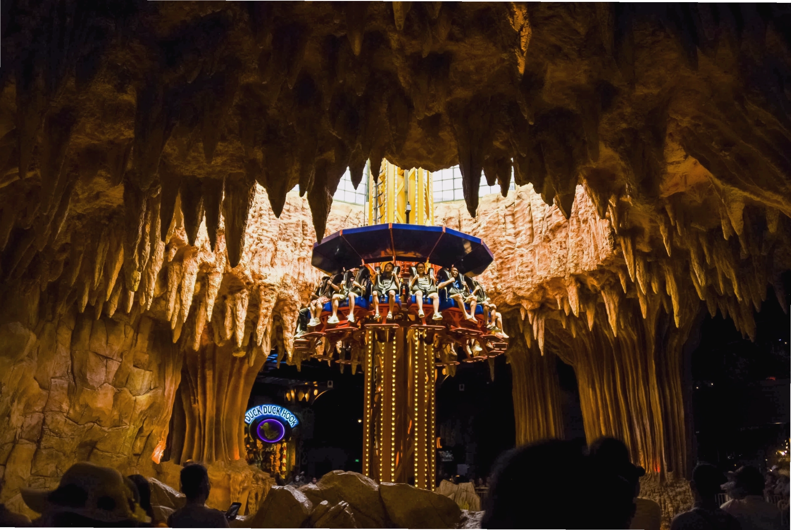 Tháp rơi tự do tại khu vui chơi Bà Nà Hills