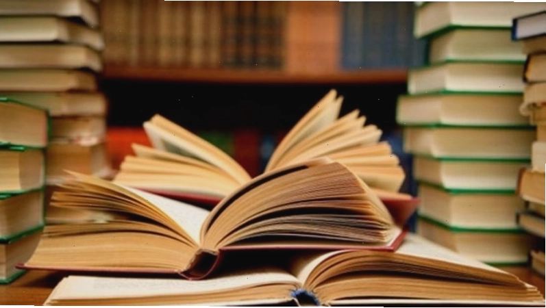 Thay vì sử dụng điện thoại, đọc sách trước khi đi ngủ có thể giúp thư giãn tâm trí