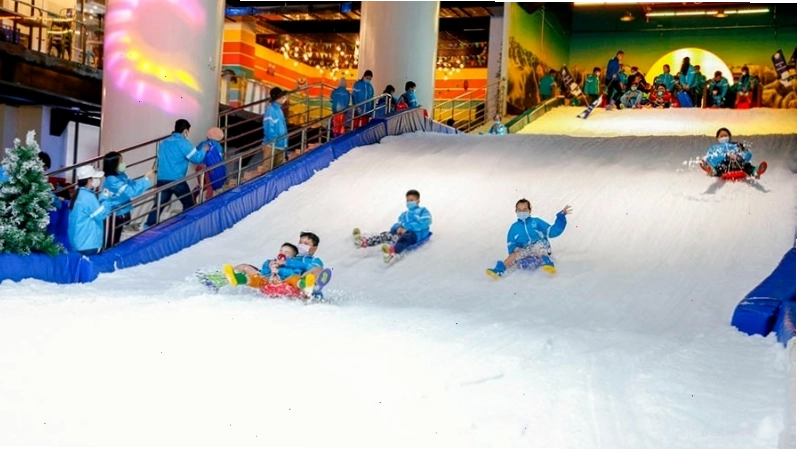 Trải nghiệm mùa đông thú vị tại Snow Town Sài Gòn