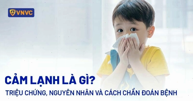 Trẻ em bị cảm lạnh với triệu chứng sổ mũi và ho