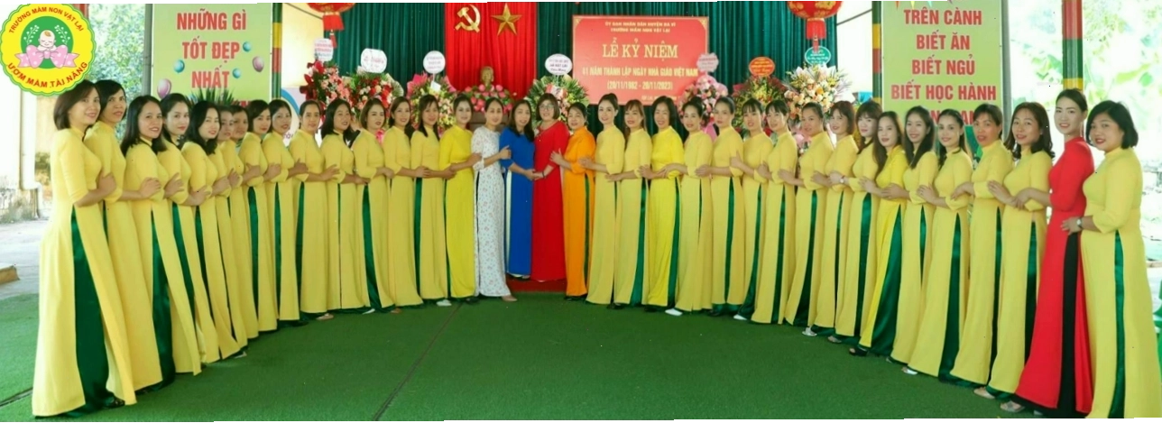 Trẻ em chăm sóc cây xanh