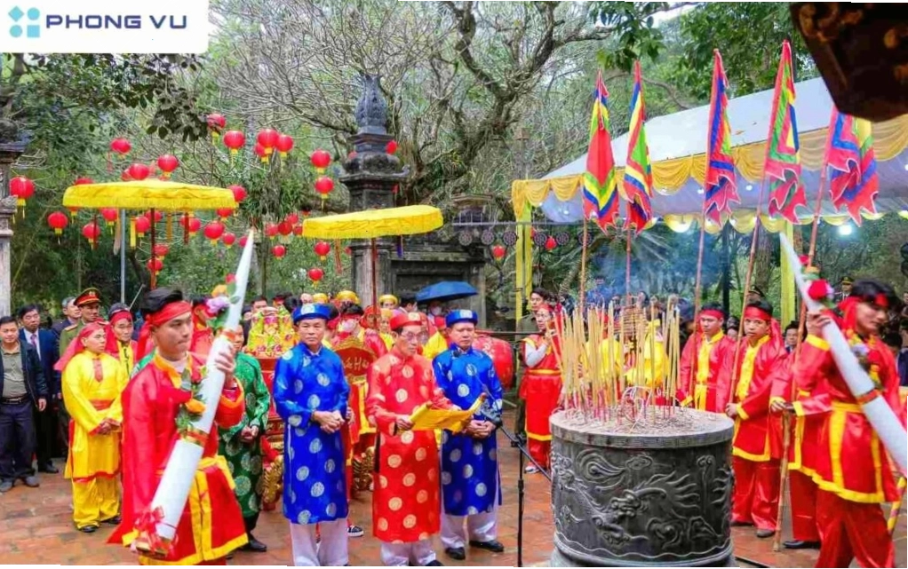 Trẻ em tham gia các lễ hội truyền thống ngày Tết