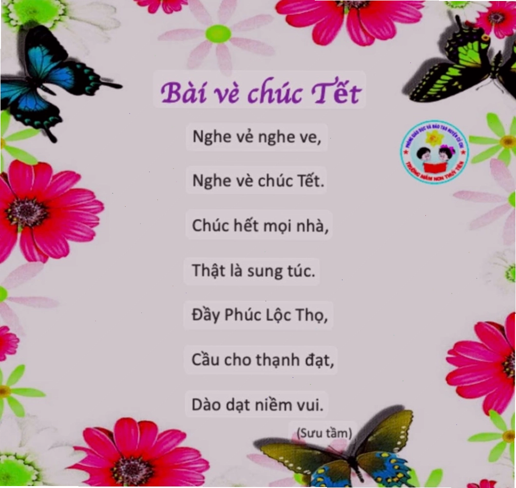 Trẻ em trong trang phục truyền thống