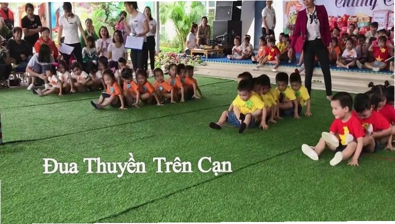 Trò chơi Đua thuyền trên cạn