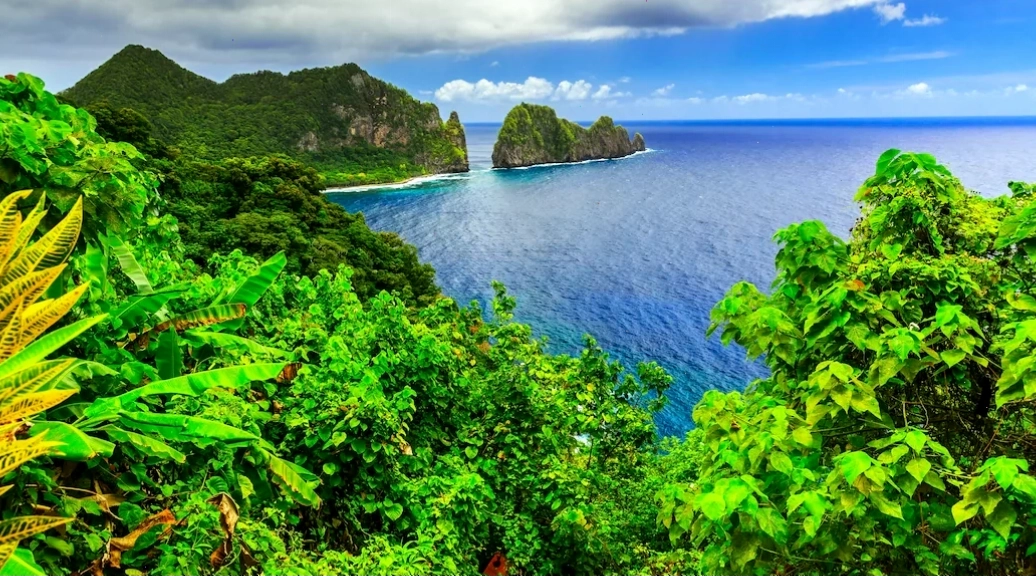 Trung tâm Pago Pago, thủ phủ của American Samoa nhìn từ trên cao