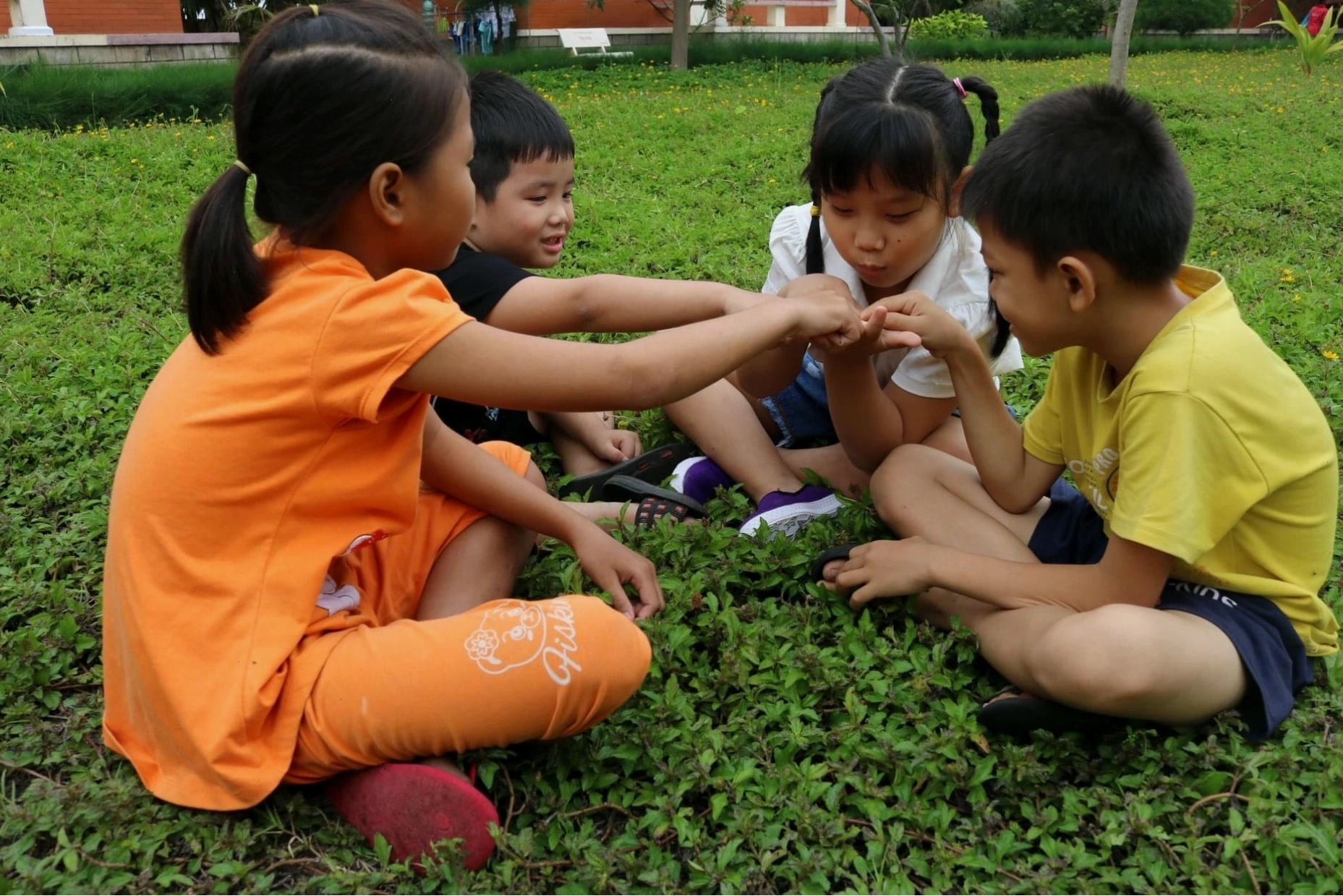Ù À Ù Ập - bài đồng dao ru ngủ