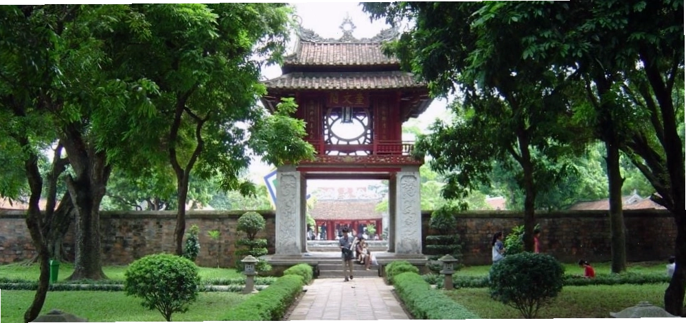 Văn Miếu - Quốc Tử Giám, địa điểm đi chơi ở Hà Nội ý nghĩa cho sinh viên