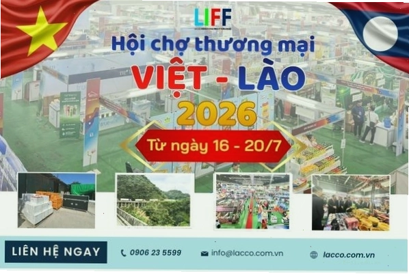 Xe container đang vận chuyển hàng hóa
