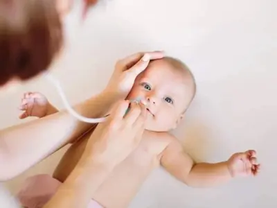 Mẹo dân gian trị nghẹt mũi cho trẻ sơ sinh siêu đơn giản