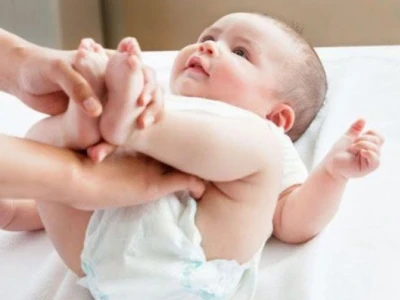 Phân biệt màu phân của trẻ: Hướng dẫn chi tiết từ chuyên gia
