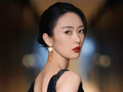 Tìm hiểu về "Đồng Dao là ai" và những góc khuất ít người biết